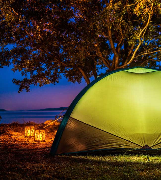 Nocleg na łonie natury nad morzem